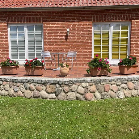 Fewo Am Teich Laage Exterior photo